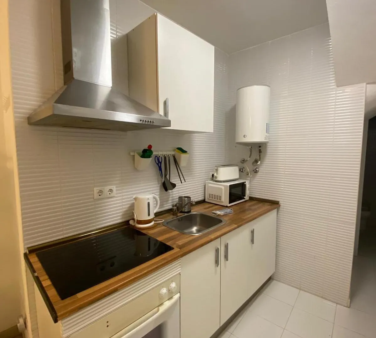 Estupendo estudio al lado de plaza la Merced Málaga Apartamento