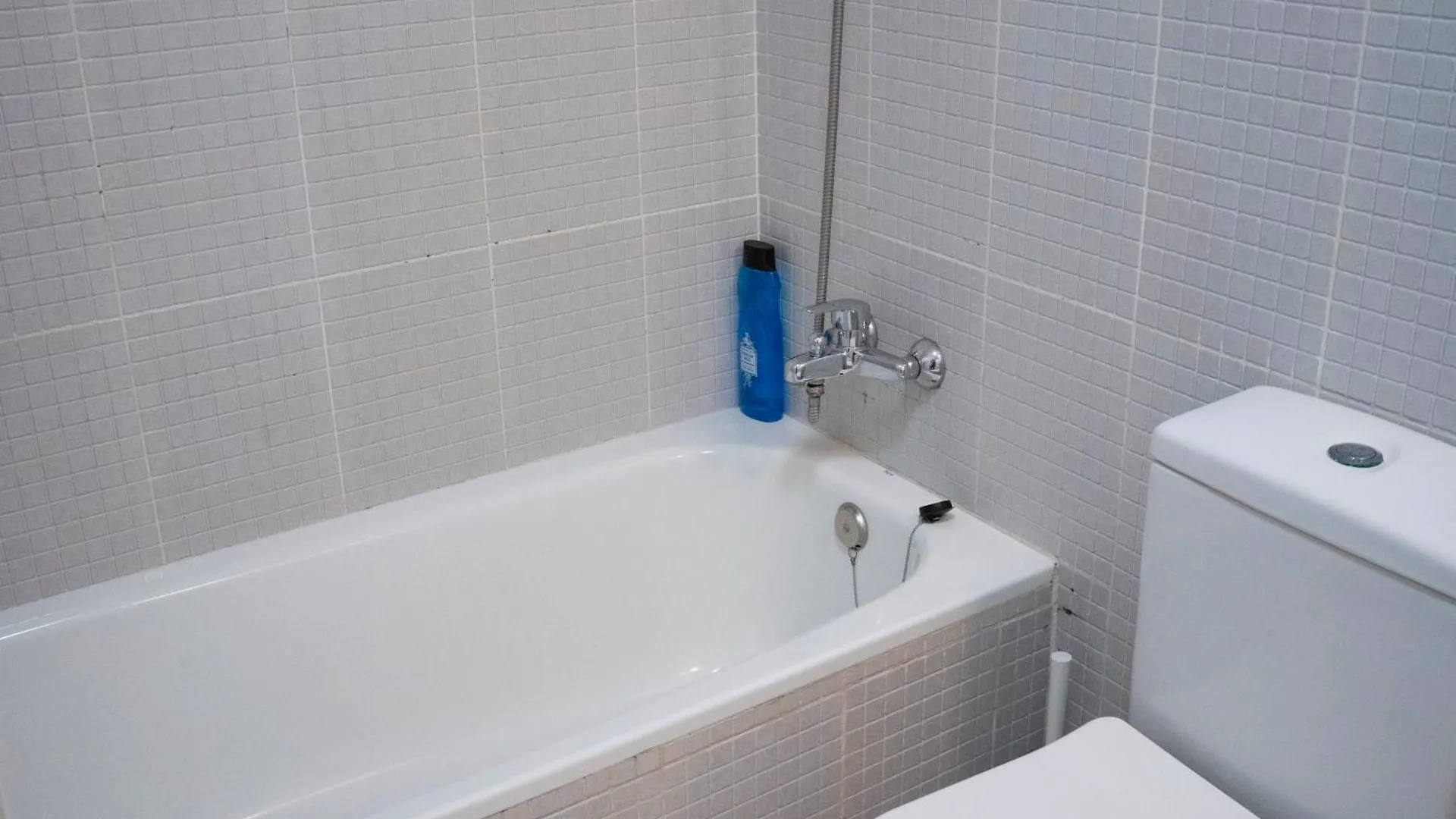 Estupendo estudio al lado de plaza la Merced Málaga Apartamento